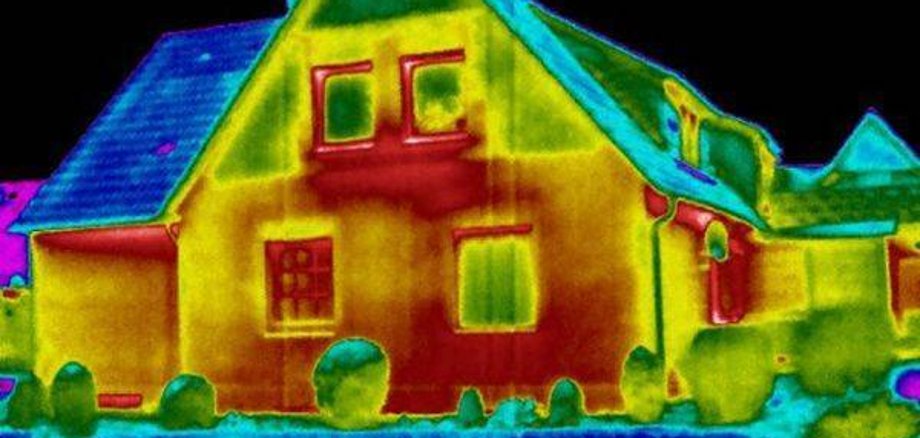 Sie sehen: Thermografie-Messung an einer Hausfassade